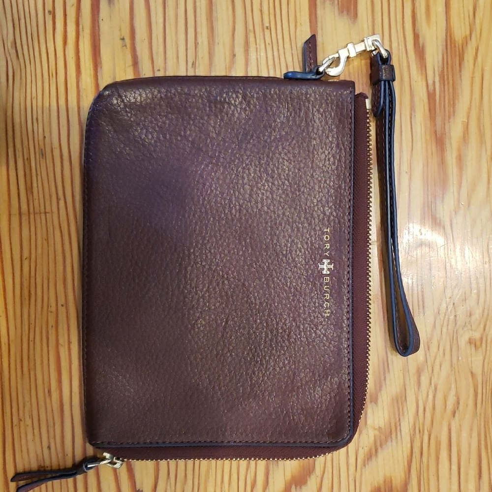 Vantage Torry Burch Wrist Bag